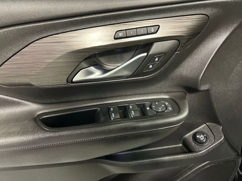 Used 2022 GMC Terrain SLT w/ Infotainment Package II image 14