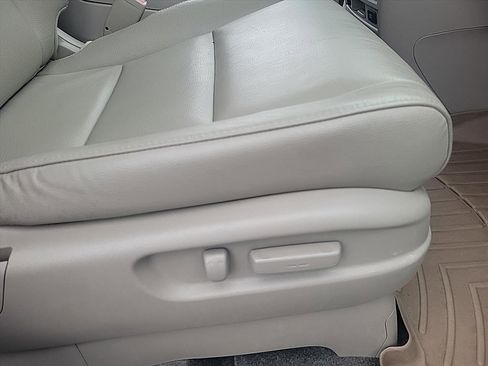 Used 2015 Honda Odyssey Touring Elite image 35