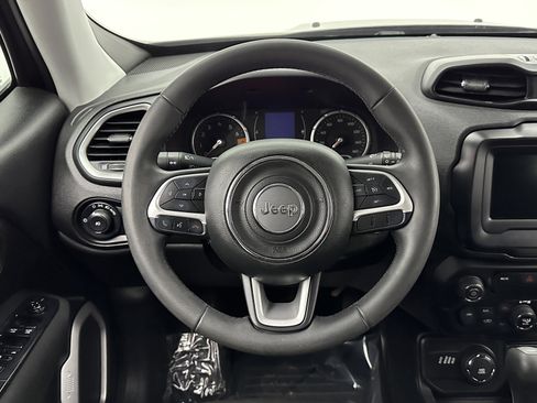 Used 2019 Jeep Renegade Latitude image 22