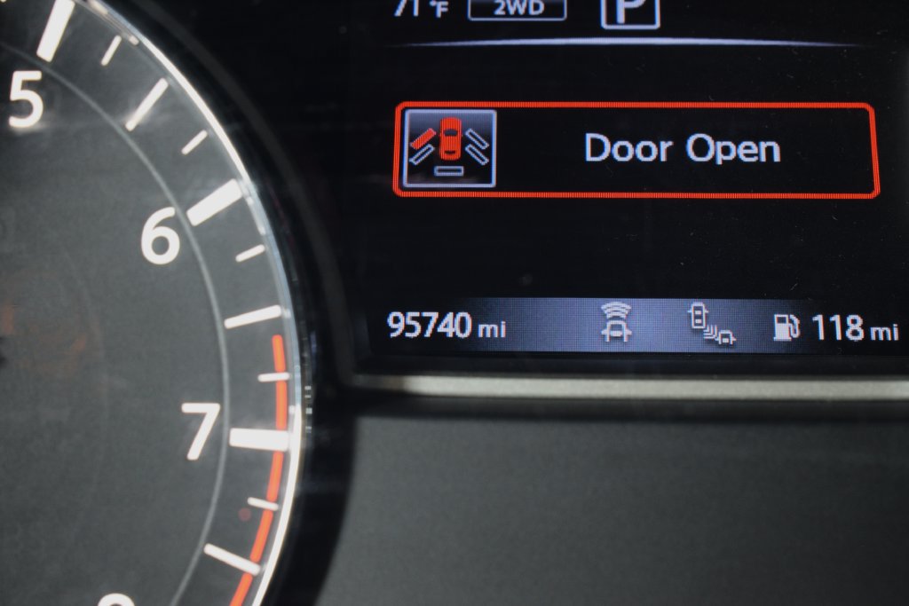 Used 2019 Nissan Pathfinder SL AWD/4WD image 4