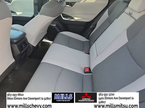 Used 2020 Toyota RAV4 XLE AWD/4WD image 15