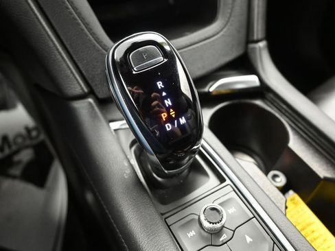 Used 2025 Cadillac XT6 Premium Luxury FWD image 20