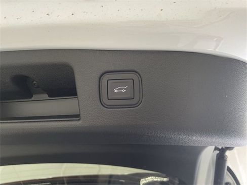 New 2025 Chevrolet Blazer EV LT image 17