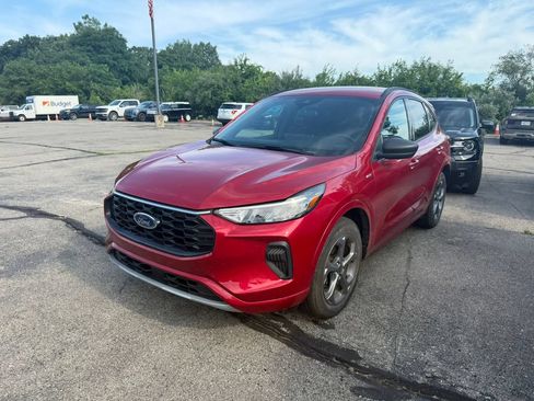 Used 2024 Ford Escape ST-Line w/ Tech Pack #1 AWD/4WD image 3