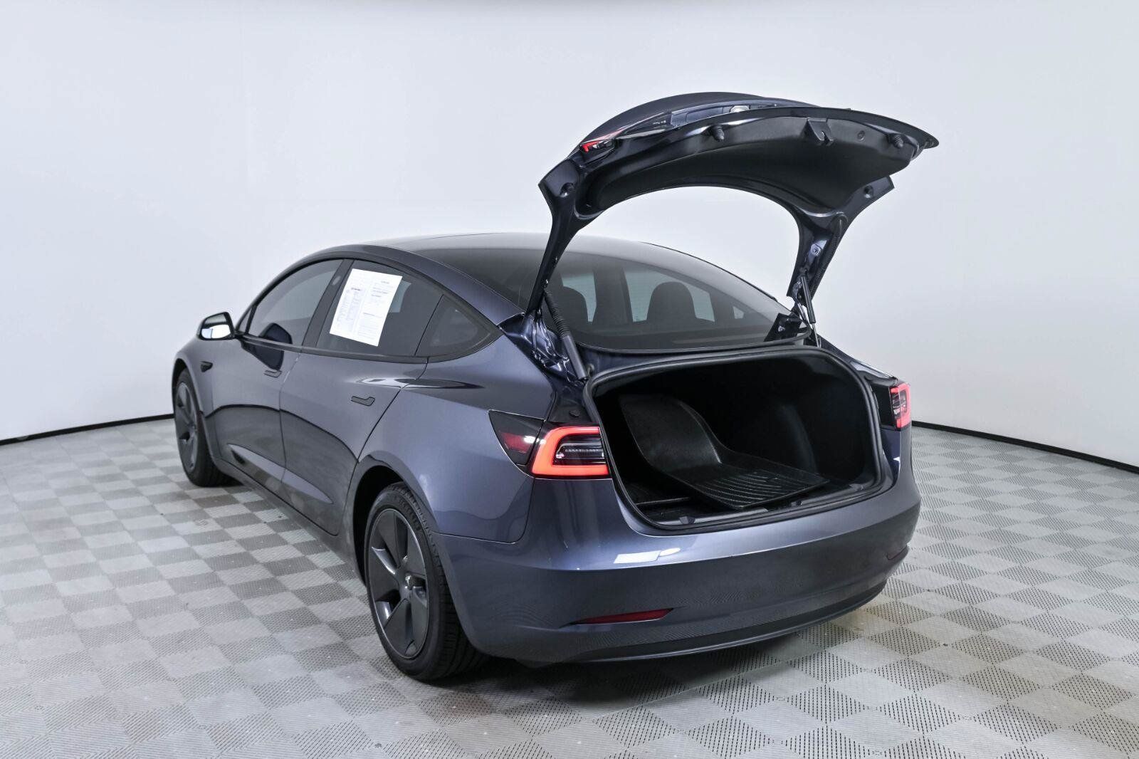 Used 2023 Tesla Model 3 Standard Range RWD image 30