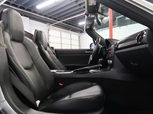 Used 2014 MAZDA MX-5 Miata Grand Touring w/ Premium Package RWD image 29