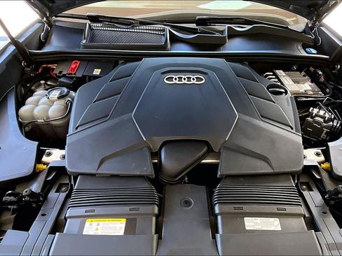 Used 2022 Audi Q8 Premium Plus AWD/4WD image 32