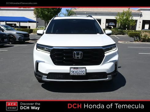 Certified 2024 Honda Pilot Touring image 2