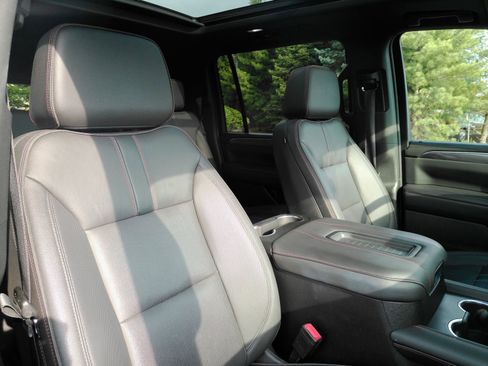 Used 2023 Chevrolet Suburban RST w/ Luxury Package AWD/4WD image 20