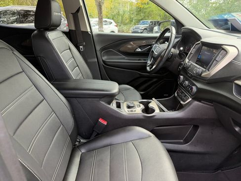 Used 2022 GMC Terrain Denali w/ Denali Premium Package AWD/4WD image 10