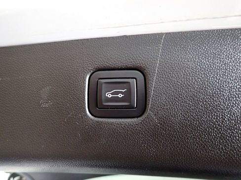 Used 2019 Chevrolet Blazer RS AWD/4WD image 21