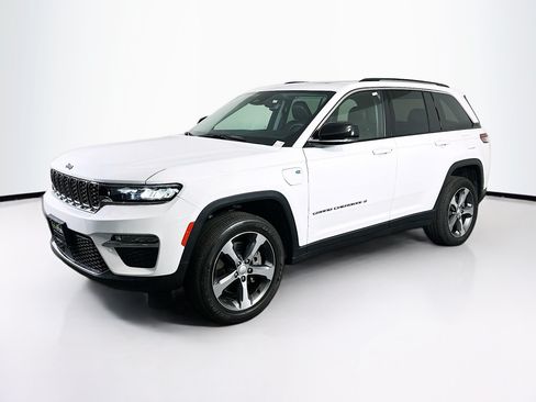 Used 2023 Jeep Grand Cherokee 4WD 4xe image 3