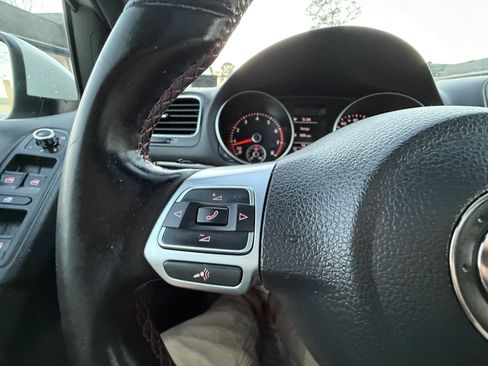 Used 2011 Volkswagen GTI 4-Door image 30