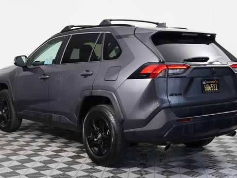 Used 2019 Toyota RAV4 XLE image 6