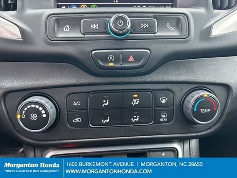 Used 2024 GMC Terrain SLE image 23