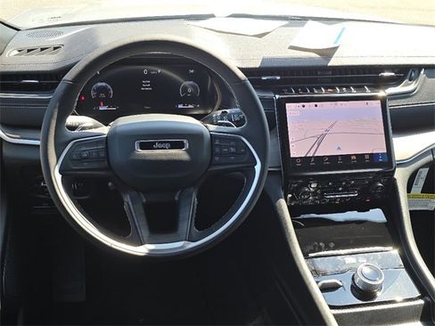 New 2025 Jeep Grand Cherokee Limited w/ Luxury Tech Group II image 6