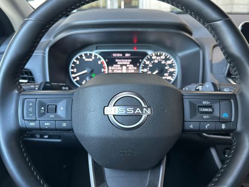 Used 2025 Nissan Rogue SV image 23