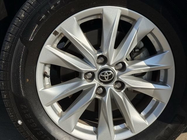 Used 2025 Toyota Corolla Cross LE FWD image 10