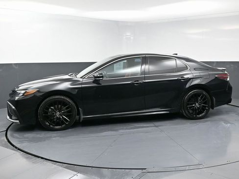 Used 2022 Toyota Camry XSE image 6