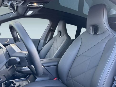 Used 2025 BMW iX xDrive50 image 23