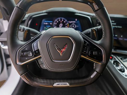 Used 2025 Chevrolet Corvette Z06 RWD image 12