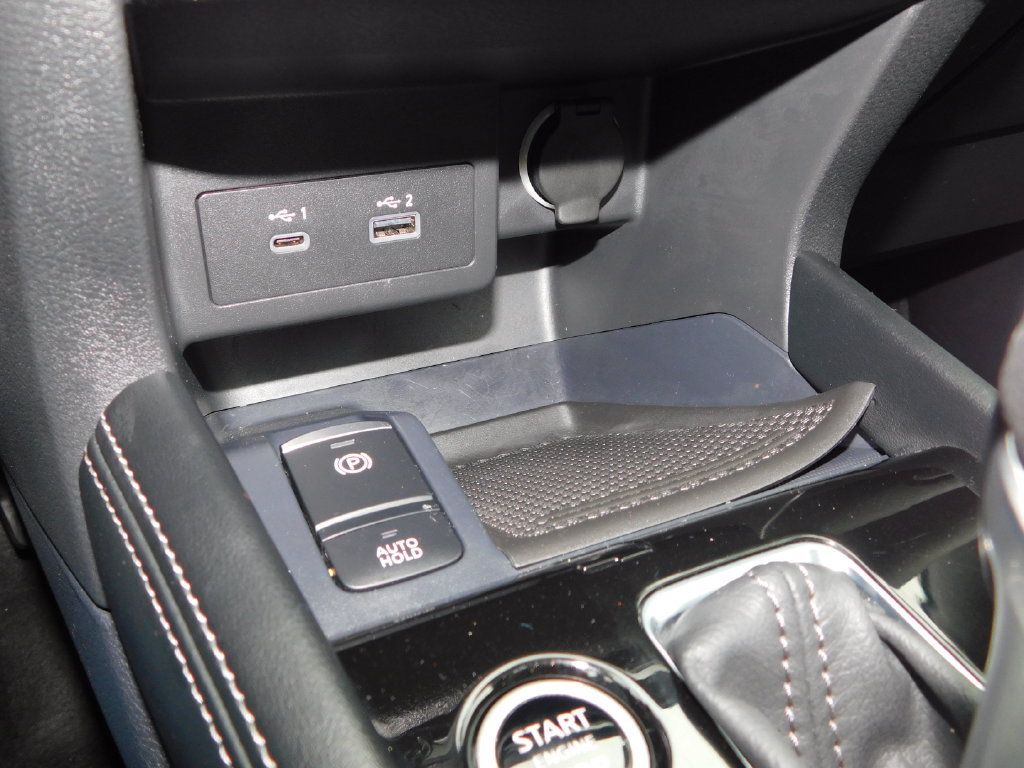Used 2024 Nissan Kicks SR FWD image 34