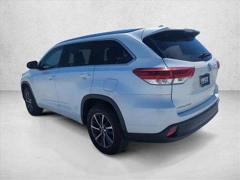 Used 2018 Toyota Highlander XLE image 7