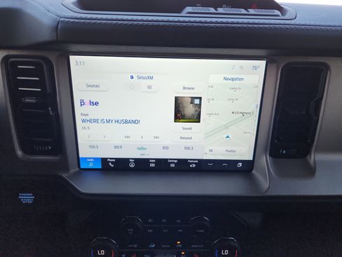 Used 2025 Ford Bronco Outer Banks image 22