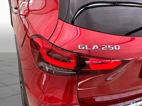 Certified 2021 Mercedes-Benz GLA 250 image 29