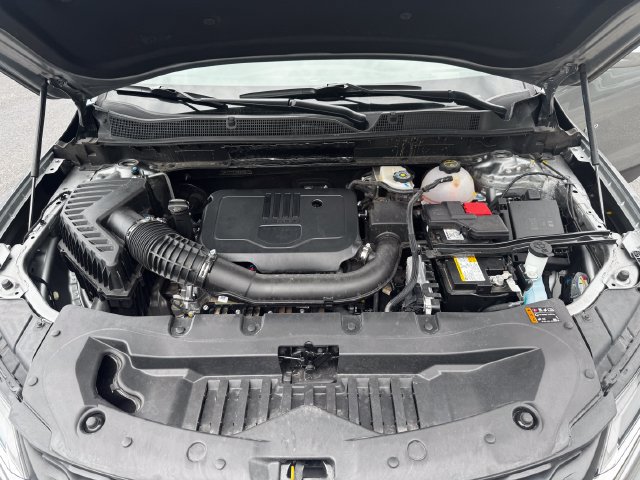 Used 2025 Chevrolet Blazer LT FWD image 12