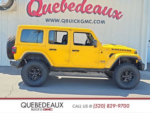 Used 2018 Jeep Wrangler Unlimited Sahara w/ Quick Order Package 24M Moab AWD/4WD image 8