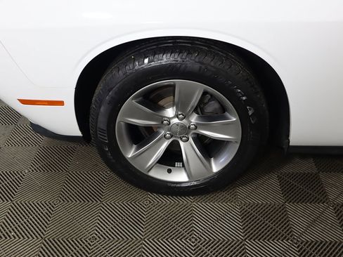 Used 2019 Dodge Challenger SXT image 14