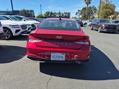 Used 2023 Hyundai Elantra SEL w/ Convenience Package image 6