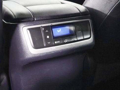 Used 2019 Toyota Highlander Limited AWD/4WD image 52