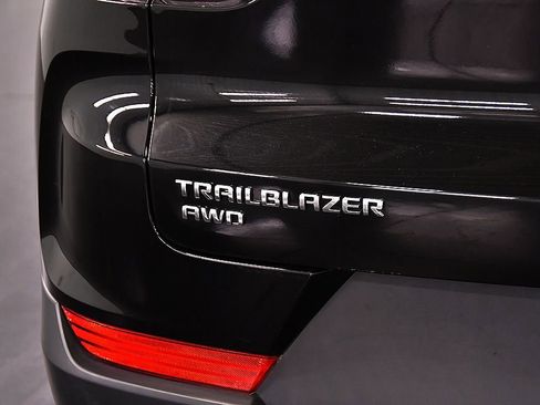 Used 2023 Chevrolet TrailBlazer LT w/ Convenience Package AWD/4WD image 10