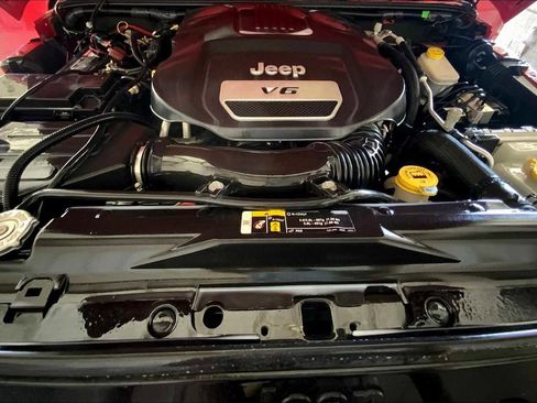 Used 2018 Jeep Wrangler Sport AWD/4WD image 31