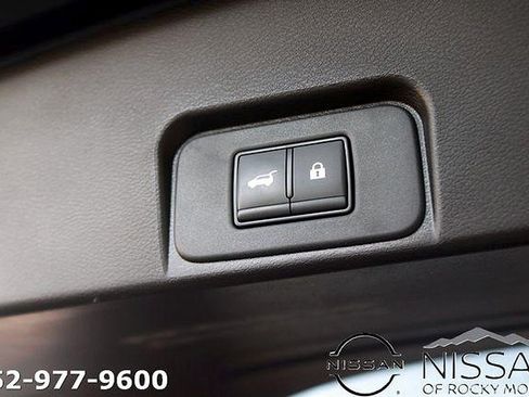 Certified 2024 Nissan Rogue SL FWD image 16