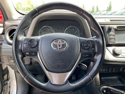 Used 2018 Toyota RAV4 XLE AWD/4WD image 11