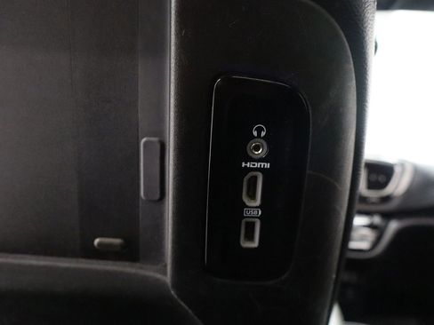 Used 2018 Chrysler Pacifica Touring-L Plus w/ Advanced Safetytec Group FWD image 21