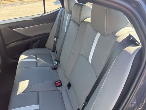 Used 2025 Toyota Camry SE image 23