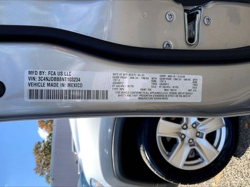 Certified 2022 Jeep Compass Latitude w/ Convenience Group image 30