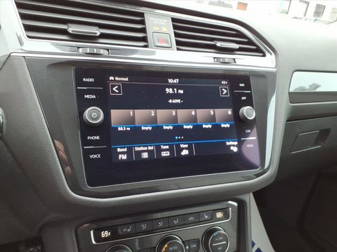 Used 2019 Volkswagen Tiguan SEL Premium image 20