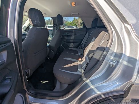 Used 2025 Chevrolet TrailBlazer LT AWD/4WD image 12