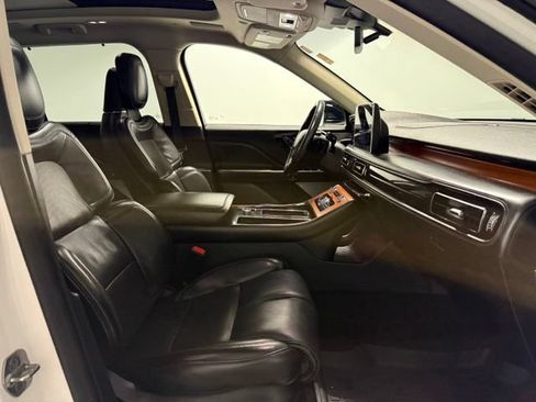 Used 2020 Lincoln Aviator Reserve w/ Equipment Group 201A AWD/4WD image 30