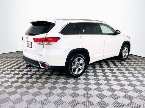 Used 2018 Toyota Highlander Limited FWD image 9