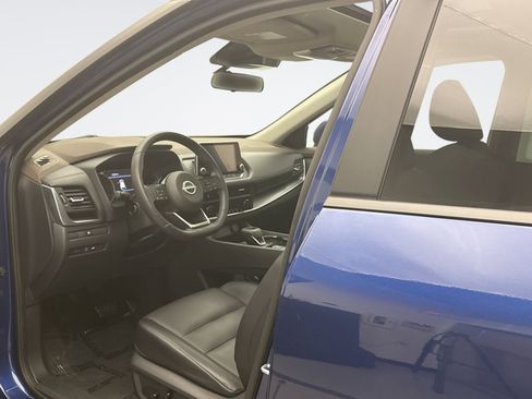 Used 2023 Nissan Rogue SV w/ SV Premium B Package AWD/4WD image 10