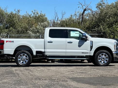 New 2025 Ford F250 Lariat w/ Chrome Package image 2