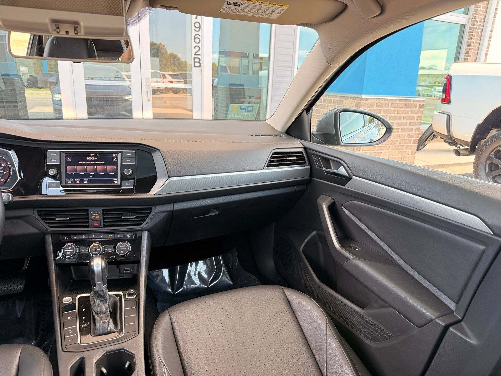 Used 2019 Volkswagen Jetta SE FWD image 24