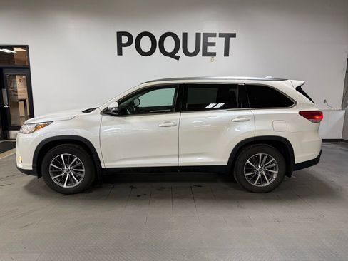 Used 2019 Toyota Highlander XLE image 1
