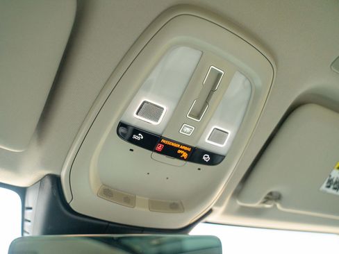 Used 2024 Volvo XC60 B5 Plus w/ Protection Package Premier image 20